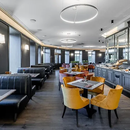 Congress Hotel 4*