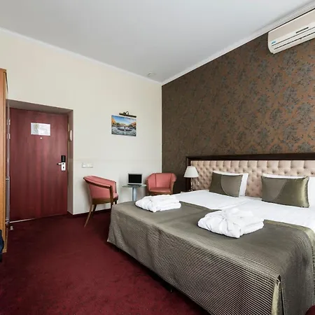 Congress Hotel 4*