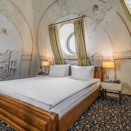 Congress Hotel 4*