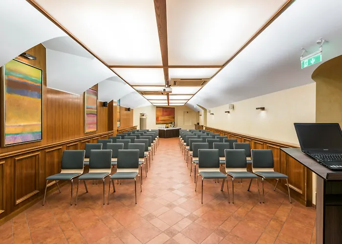 Congress Готель